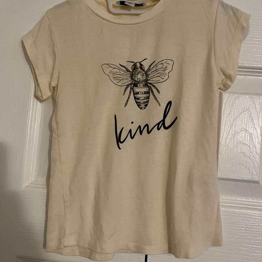 Kids Cream Bee Graphic T-Shirt